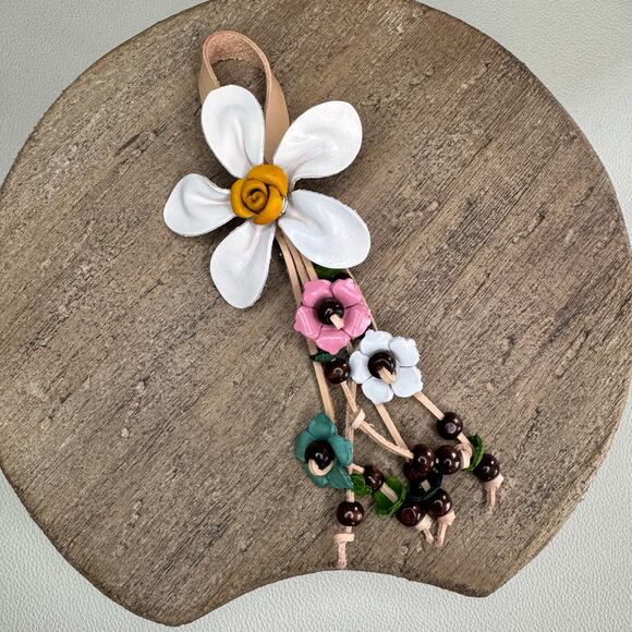 Daisy Flower Leather Bag Charm Genuine Leather Purse Crossbody Keychain NEW - Picture 4 of 7